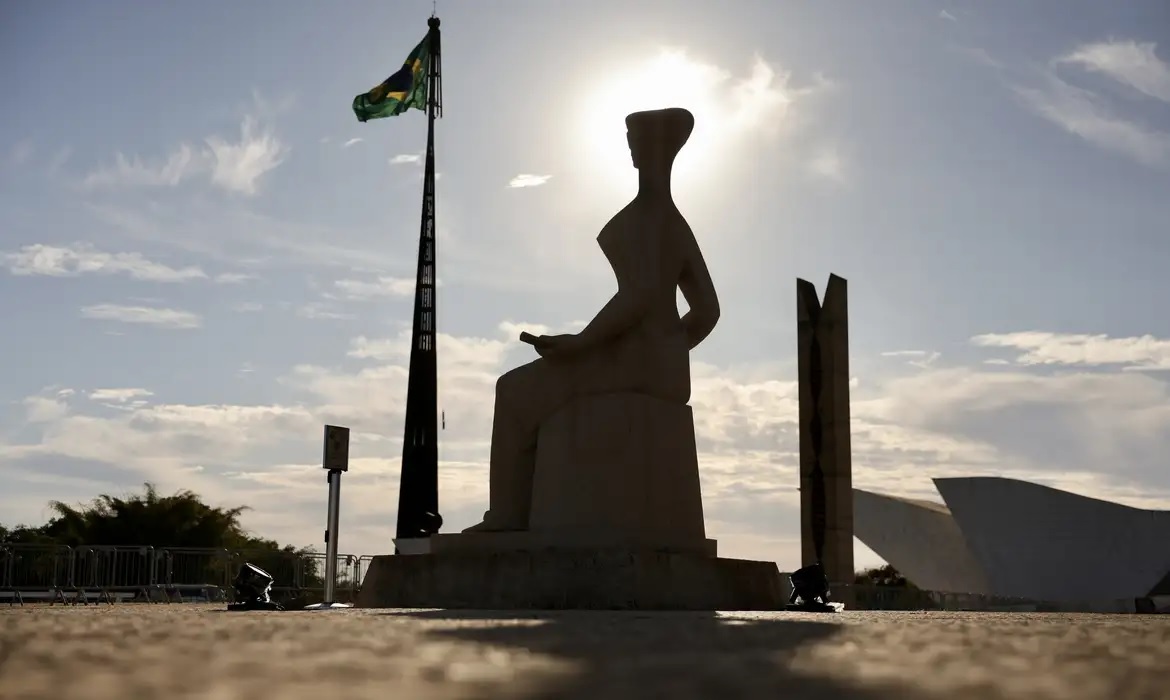 STF estabelece fim do processo de Bolsonaro, Torres e Ramagem