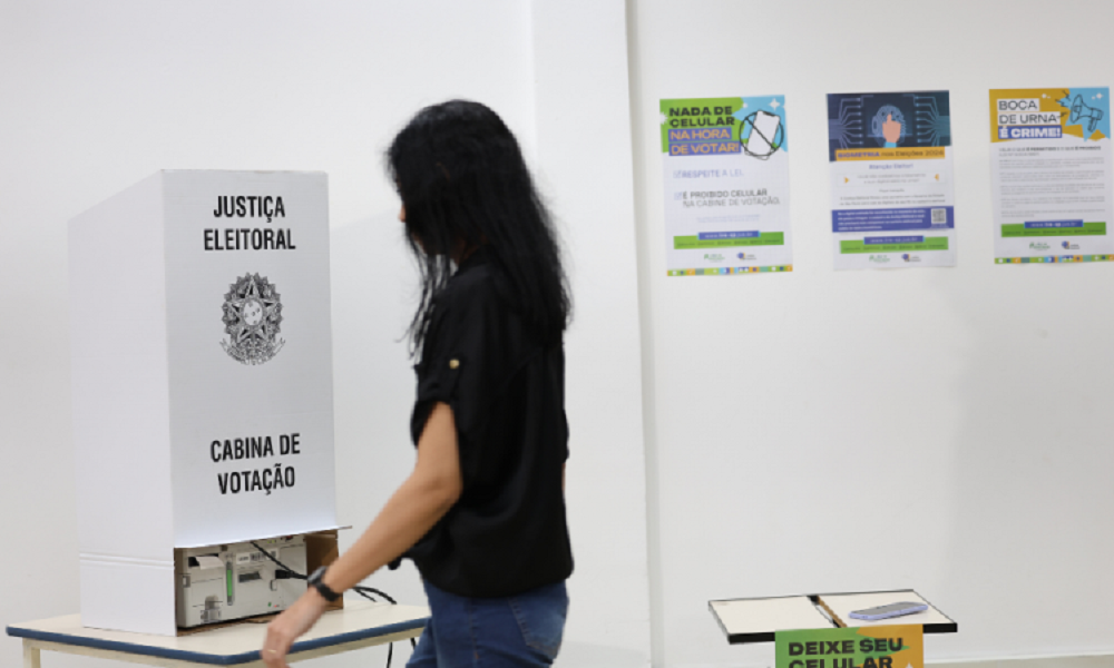 Relatório da Abin aponta risco de interferência internacional nas eleições, mas não cita EUA