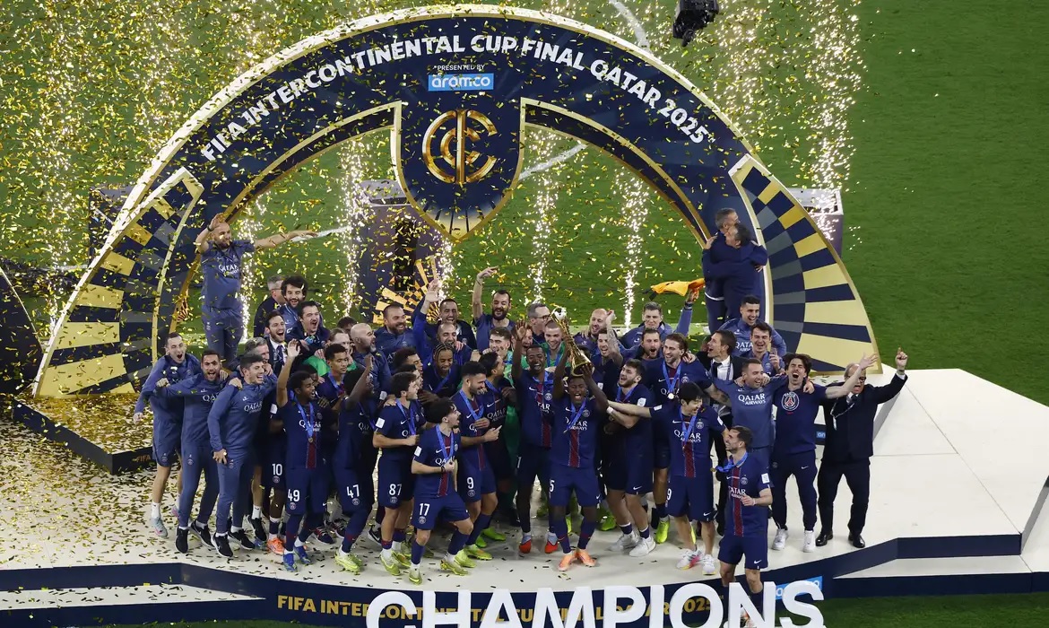 Flamengo perde para PSG e vê sonho do bi mundial ser adiado