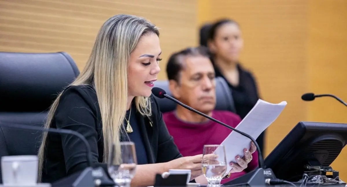 Deputada Cláudia de Jesus solicita construção de nova escola indígena em Chupinguaia