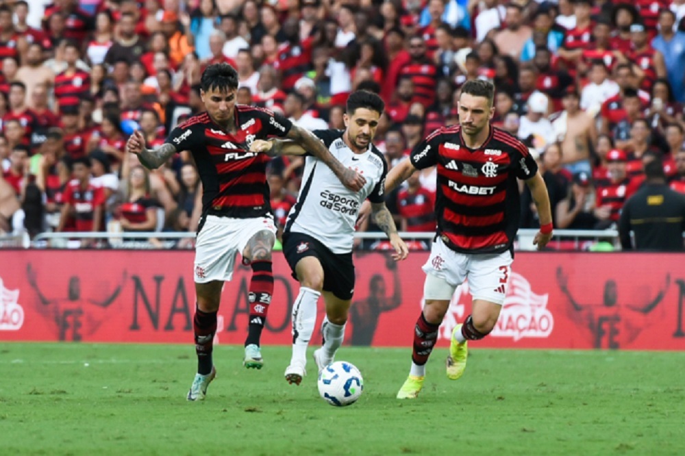 Flamengo e Corinthians disputam Supercopa Rei em 1º de fevereiro, em Brasília