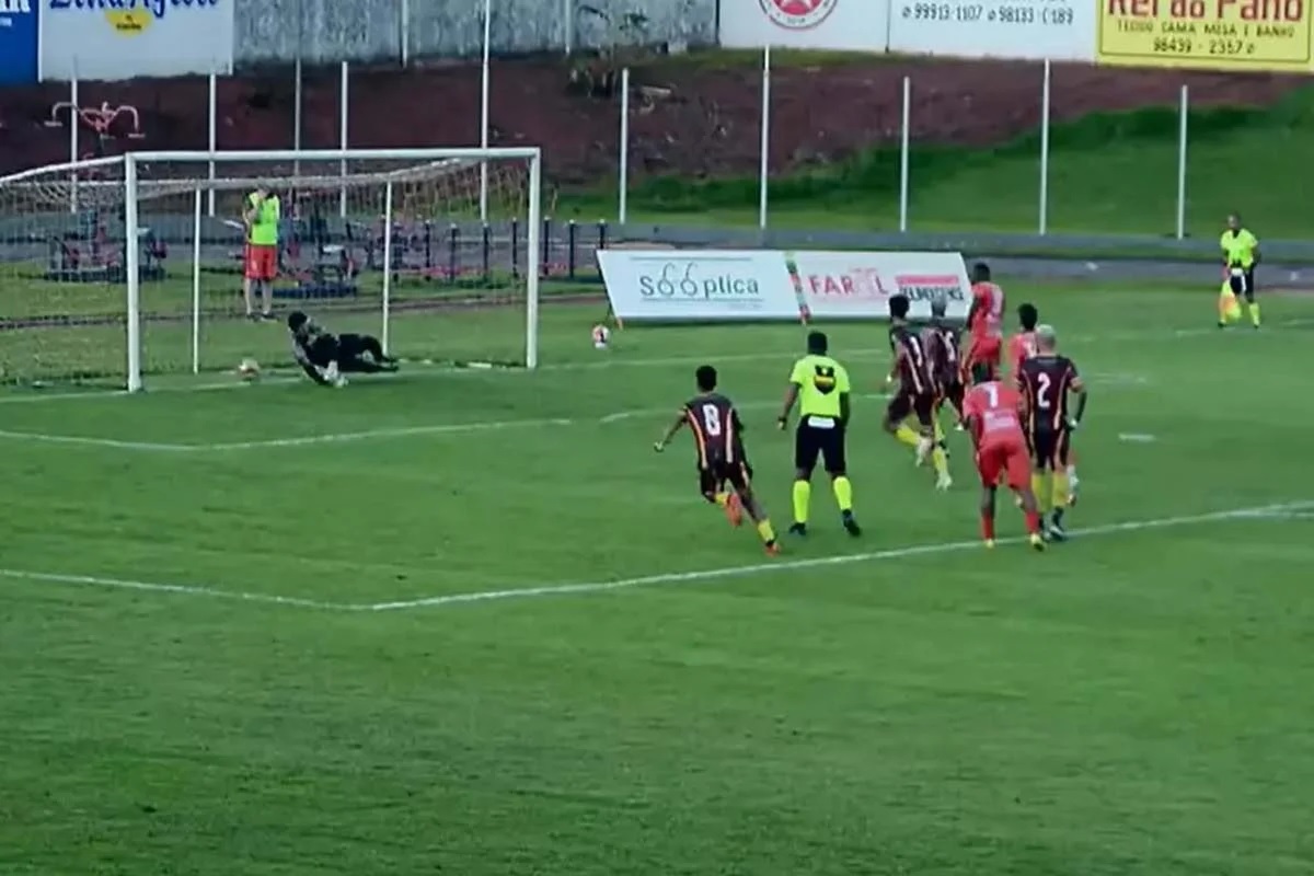 RONDONIENSE: Com dois gols Mano garante Guaporé nas finais e se torna o maior artilheiro do Jacaré