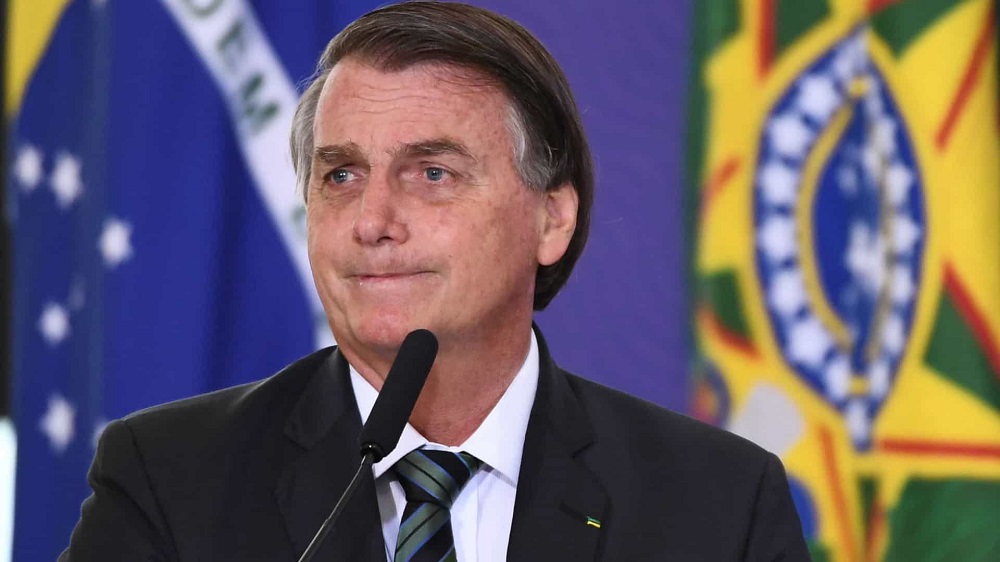 Bolsonaro é levado ao hospital após passar mal na Papudinha, diz Flávio