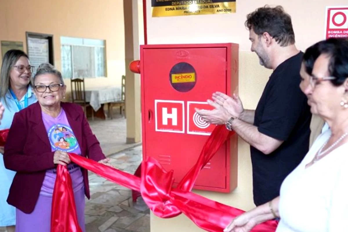 Deputado Alex Redano participa da entrega de projeto de segurança na APAE de Ariquemes